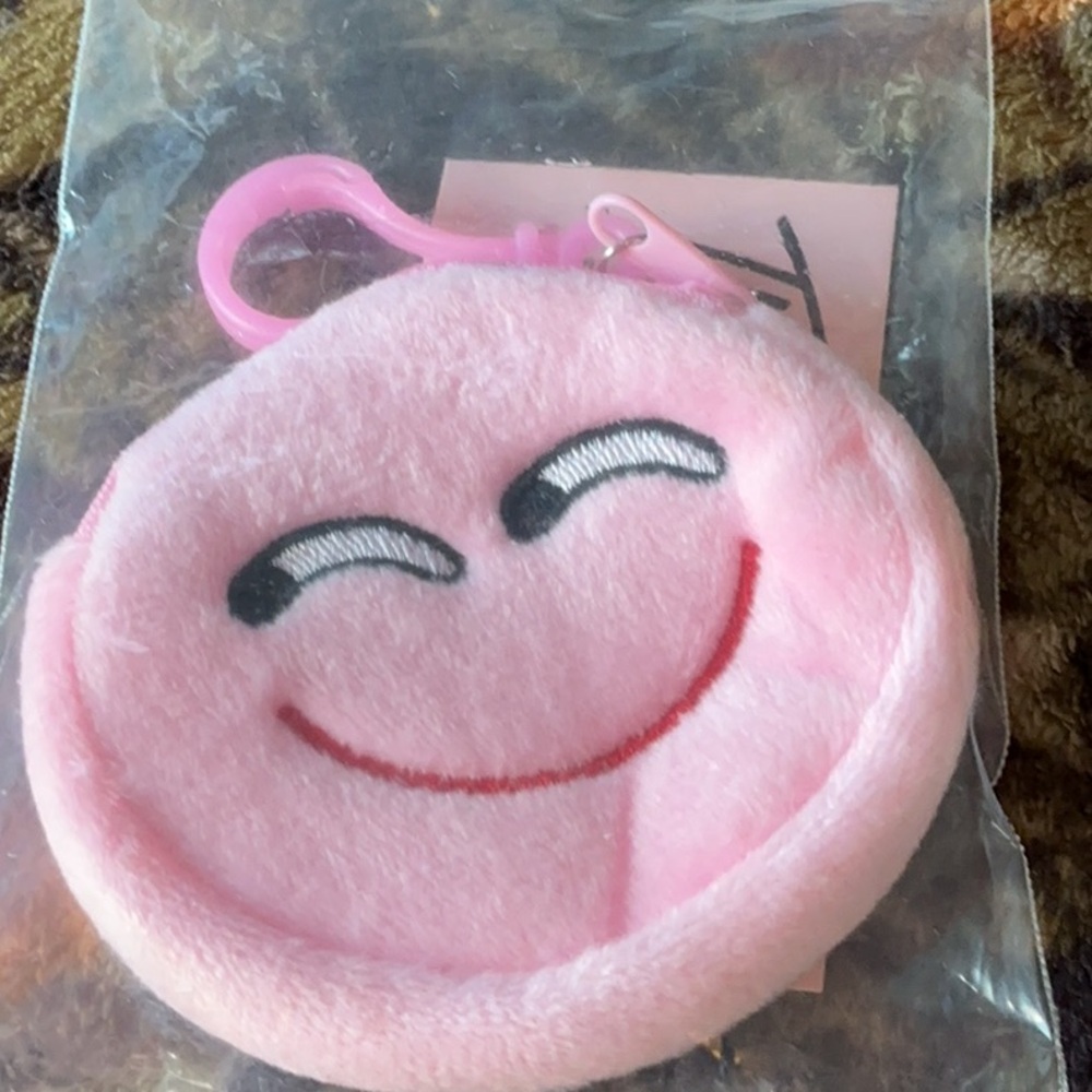 ★ Plush Smiley Face Coin Purse Keychain Cute Emoji Zipper Pouch Charm